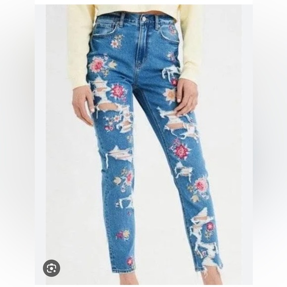 American Eagle High Rise Mom Jeans
